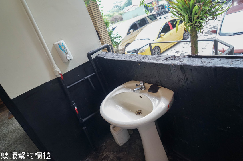 鹿谷省城甕缸雞 | 食尚玩家推薦鹿谷甕缸雞,外皮透光酥脆肉嫩汁多 !特色紫薯麵、自家製古早味鹹豬肉,鹿谷必吃美食餐廳。 - 螞蟻幫的櫥櫃