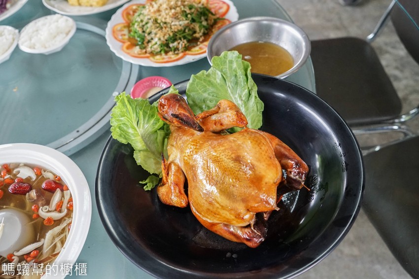 鹿谷省城甕缸雞 | 食尚玩家推薦鹿谷甕缸雞,外皮透光酥脆肉嫩汁多 !特色紫薯麵、自家製古早味鹹豬肉,鹿谷必吃美食餐廳。 - 螞蟻幫的櫥櫃