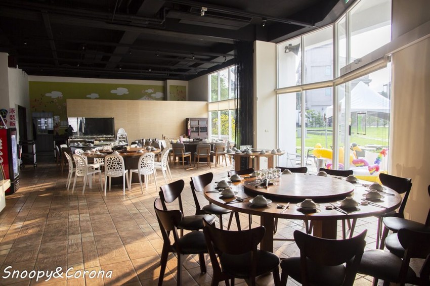 【玩樂．南投】南投集集親水童年／親子戲水餐廳～夏天戲水消暑、冬天還能泡溫泉，再享青石食堂多樣化精美料理