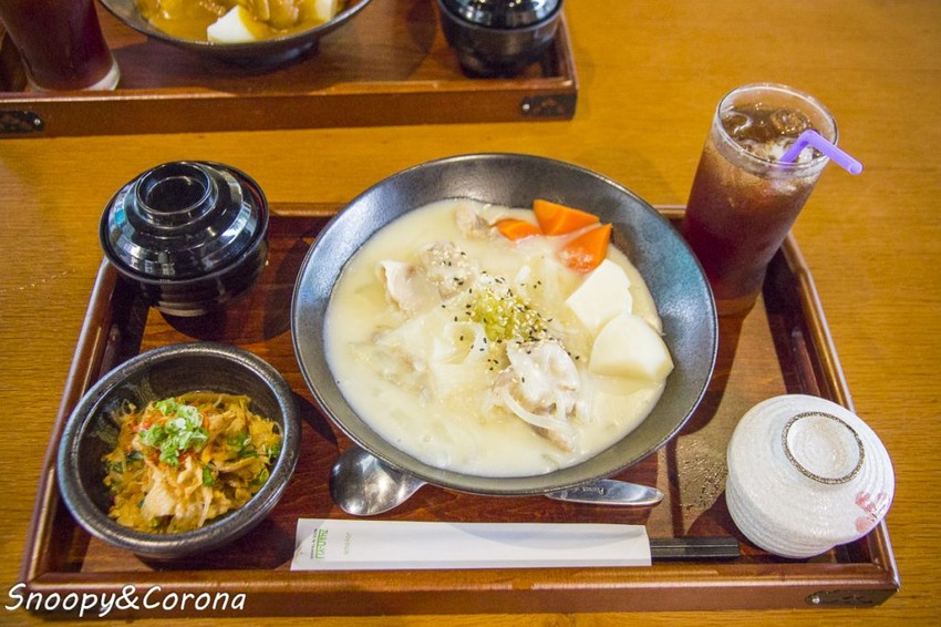 【玩樂．南投】南投集集親水童年／親子戲水餐廳～夏天戲水消暑、冬天還能泡溫泉，再享青石食堂多樣化精美料理