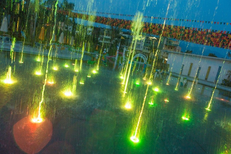 【玩樂．南投】南投集集親水童年／親子戲水餐廳～夏天戲水消暑、冬天還能泡溫泉，再享青石食堂多樣化精美料理