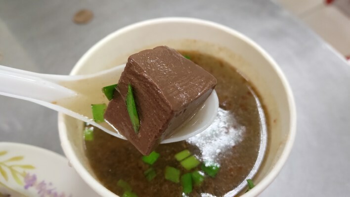 【基隆美食】孝三大腸圈 | 人氣銅板小吃、孝三路巷弄美食