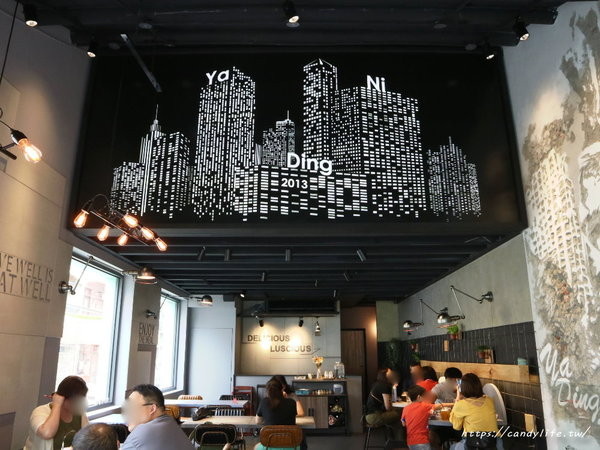 亞丁尼義式麵屋(逢甲店):台中美食│亞丁尼義式麵屋逢甲店〃台中平價好吃義大利麵推薦,還有復古英倫風裝潢也好好拍