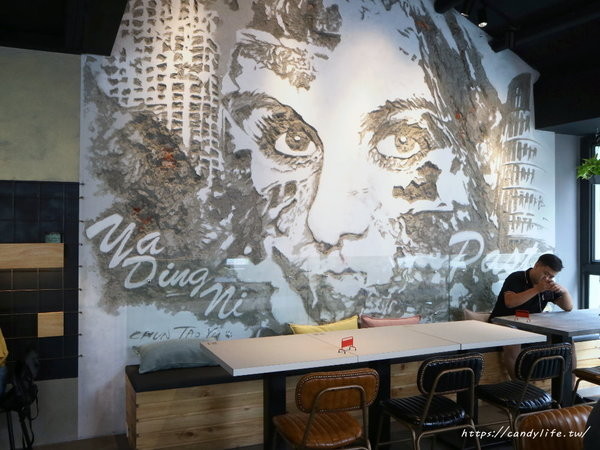 亞丁尼義式麵屋(逢甲店):台中美食│亞丁尼義式麵屋逢甲店〃台中平價好吃義大利麵推薦,還有復古英倫風裝潢也好好拍