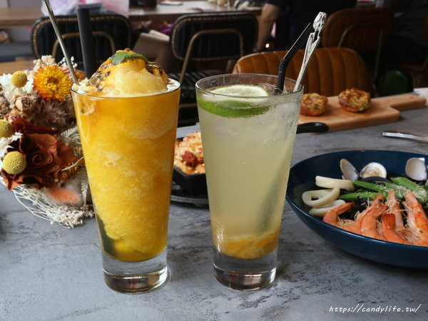 亞丁尼義式麵屋(逢甲店):台中美食│亞丁尼義式麵屋逢甲店〃台中平價好吃義大利麵推薦,還有復古英倫風裝潢也好好拍