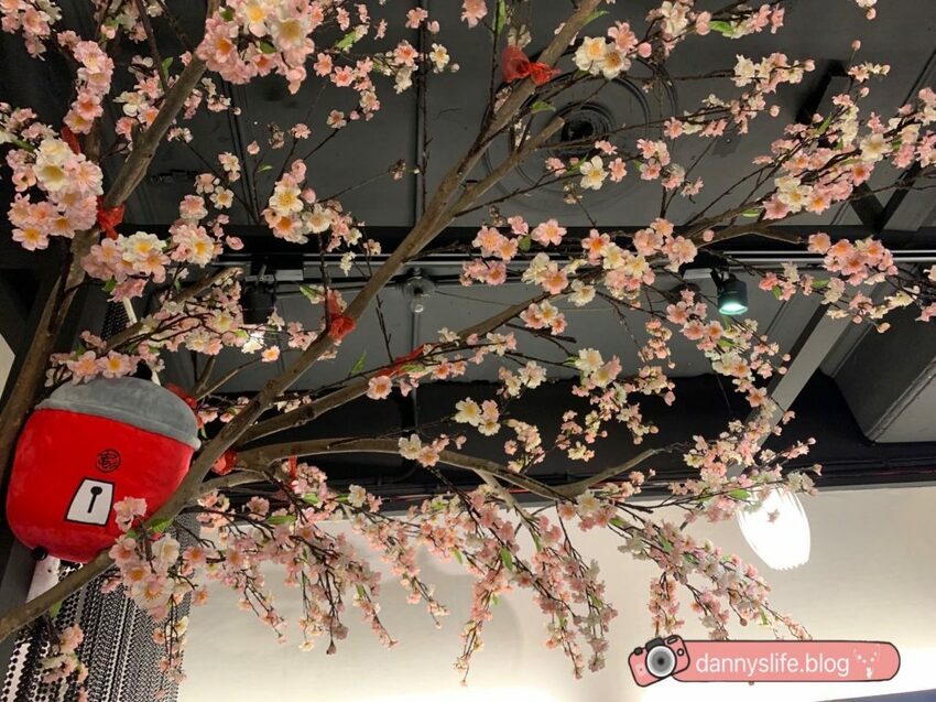 日本、澳洲和牛吃到飽。連海鮮也超新鮮不馬虎！寵物友善餐廳，連狗狗都有免費和牛吃到飽！丹尼的吃喝玩樂～