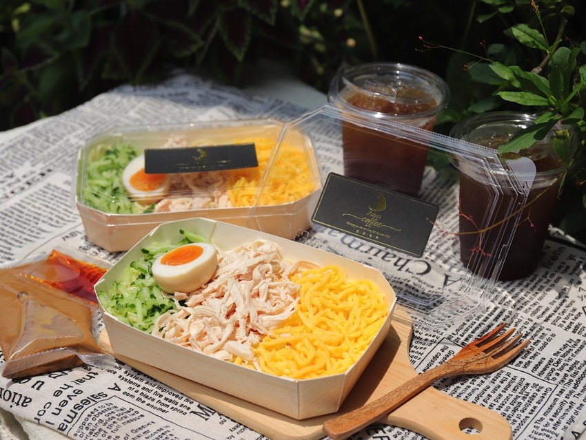 肥貓咖啡：台南最美三色涼麵開賣啦！一起外帶嚐美食，居家防疫也能幸福肥/每日限量務必預訂.台南涼麵推薦.外帶美食 - 進食的巨鼠