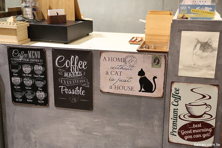 肥貓咖啡~藏身在神農街裡的老宅文青咖啡館!超療癒「貓咪咖啡廳」,貓奴必訪! - 台南好Food遊