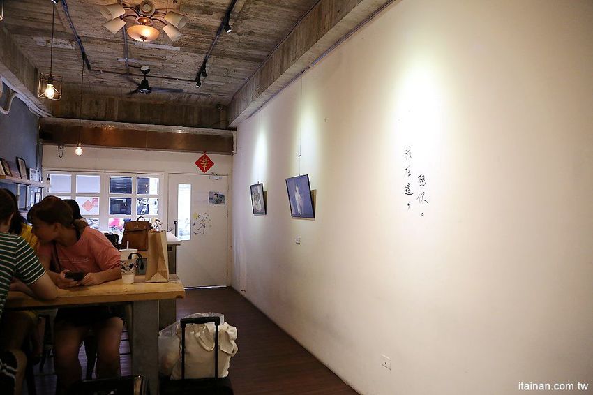 肥貓咖啡~藏身在神農街裡的老宅文青咖啡館!超療癒「貓咪咖啡廳」,貓奴必訪! - 台南好Food遊