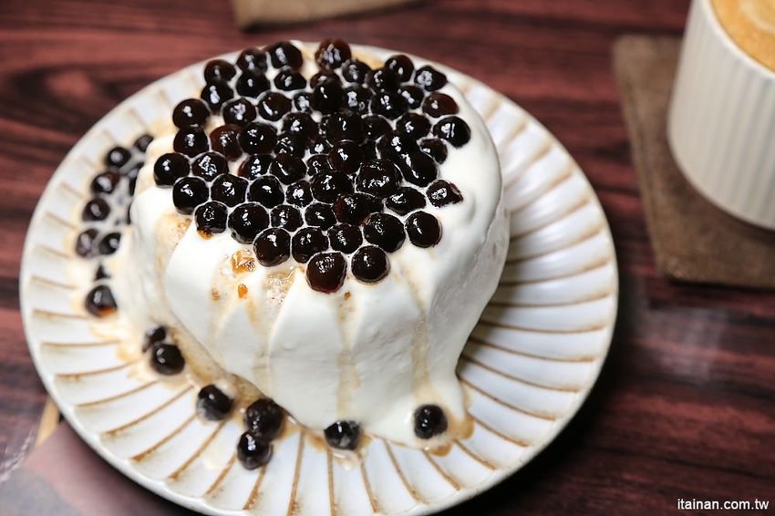 肥貓咖啡~藏身在神農街裡的老宅文青咖啡館!超療癒「貓咪咖啡廳」,貓奴必訪! - 台南好Food遊