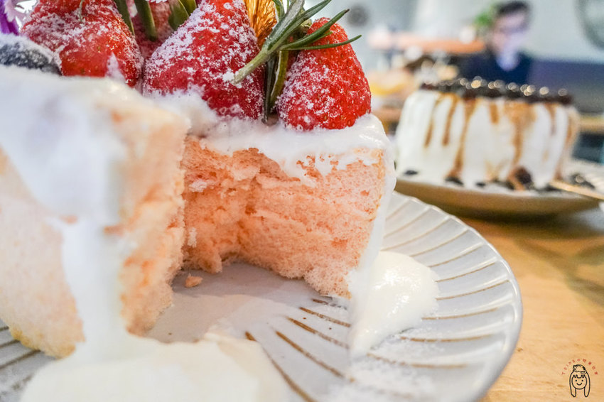 台南咖啡館 神農街肥貓咖啡，內有萌貓坐鎮，以及季節限定少女系甜點，來享受愜意的下午茶時光吧！ - 丁Dingの吃貨日常