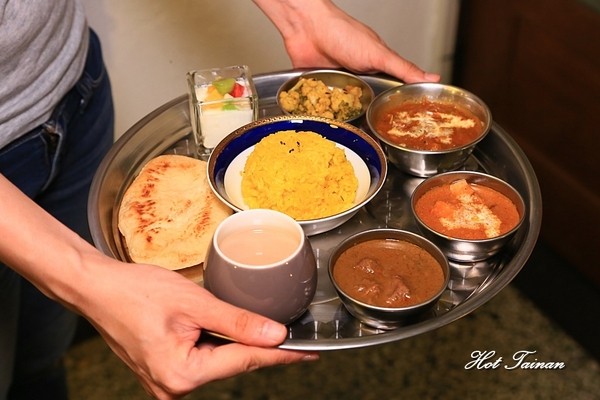 咖哩鬥陣快閃店：【台南美食】極機密咖哩快閃店！期間限定的印度味：咖哩鬥陣X小巷裡的拾壹號