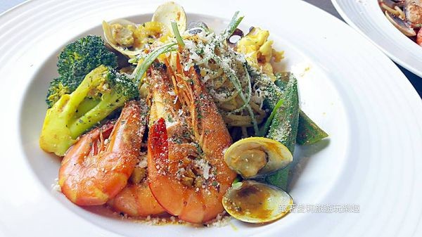 37342741_1872663719421506_987890298245873664_n