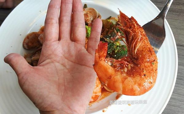 37319462_1872663556088189_3741387028483276800_n