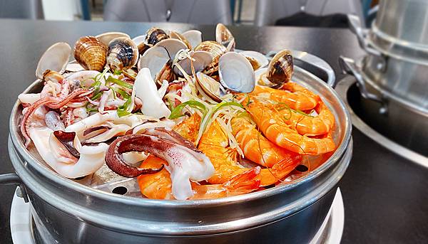 板橋海鮮塔推薦【蒸天下】海鮮蒸氣火鍋,眾星雲集的海鮮塔,分秒 板橋海鮮塔推薦【蒸天下】海鮮蒸氣火鍋,眾星雲集的海鮮塔,分秒