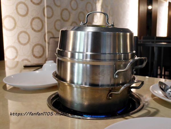 【板橋美食】蒸天下蒸氣火鍋 #新北美食 #蒸氣火鍋 #海鮮塔 多種套餐自由選 (9).JPG