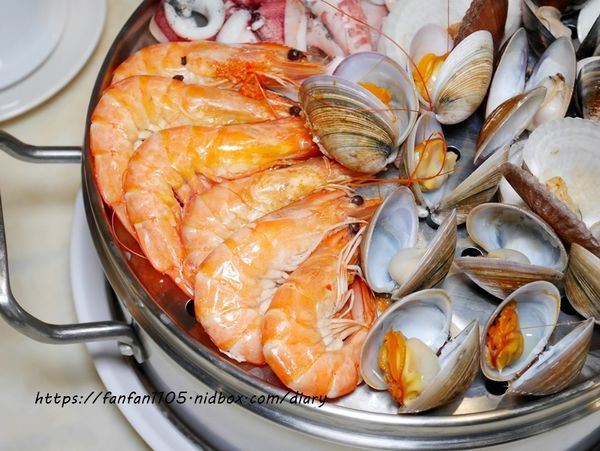 【板橋美食】蒸天下蒸氣火鍋 #新北美食 #蒸氣火鍋 #海鮮塔 多種套餐自由選 (10).JPG
