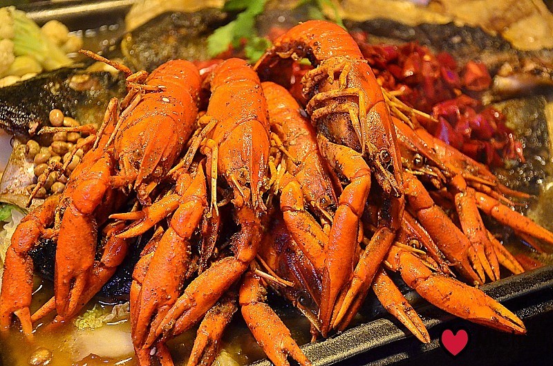 水貨 烤魚火鍋-新莊店