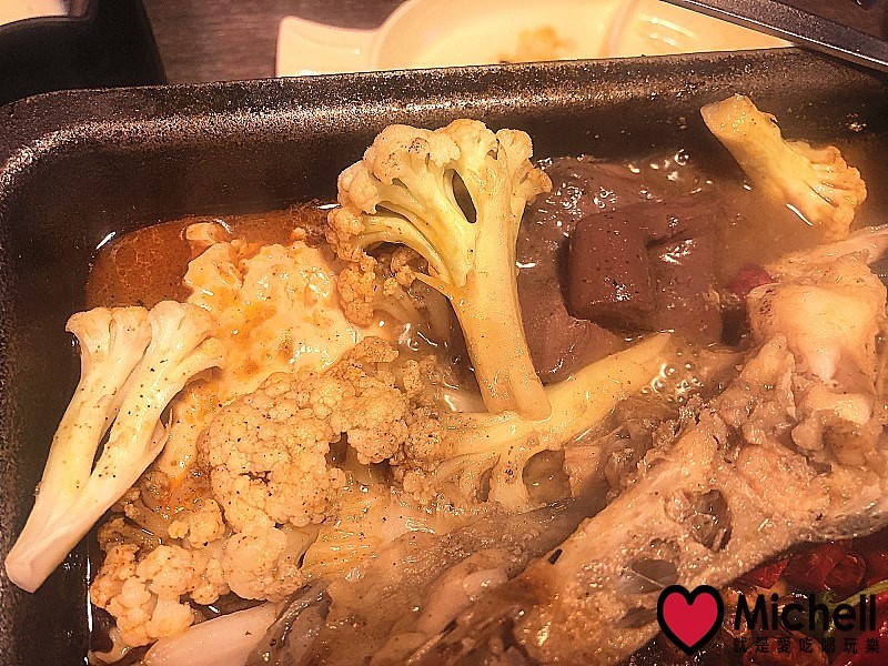 水貨 烤魚火鍋-新莊店