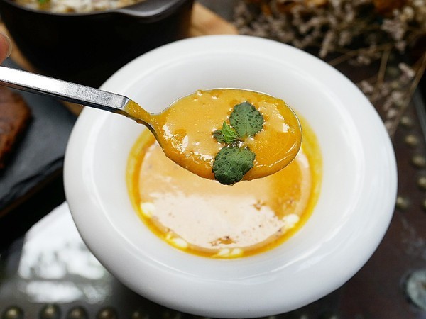 Coffee Naps 蓁澄咖啡手作坊：Coffee Naps 蓁澄咖啡手作坊-台北大安咖啡廳  環境優雅恬靜  歐式料理、手沖咖啡、手作甜點都讓人滿意  悠閒待上一下午都沒問題