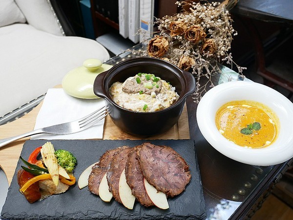 Coffee Naps 蓁澄咖啡手作坊：Coffee Naps 蓁澄咖啡手作坊-台北大安咖啡廳  環境優雅恬靜  歐式料理、手沖咖啡、手作甜點都讓人滿意  悠閒待上一下午都沒問題