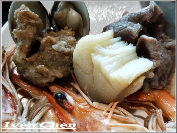 先精緻日式火鍋：《林口火鍋美食推薦》海陸精緻鍋物\  天然精燉湯頭\非嚐不可的極鮮海陸鍋及美國無骨牛小排鍋-『先精緻日式火鍋』