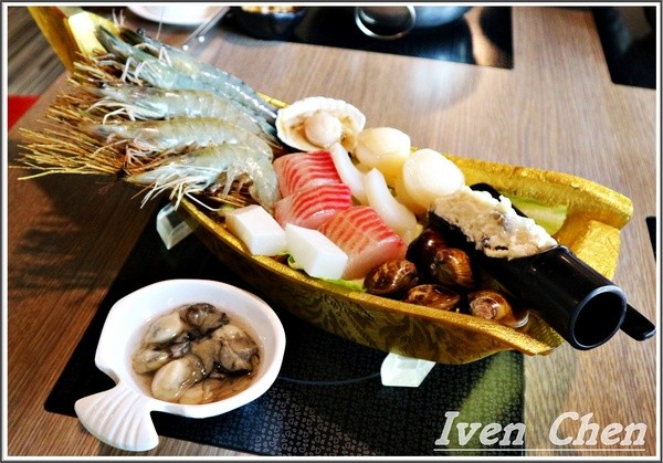 先精緻日式火鍋：《林口火鍋美食推薦》海陸精緻鍋物\  天然精燉湯頭\非嚐不可的極鮮海陸鍋及美國無骨牛小排鍋-『先精緻日式火鍋』