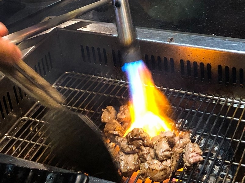 【忠孝新生】蟹宴日式頂級帝王蟹燒烤鍋物，頂級食材新鮮吃到飽！生食、火鍋、燒烤一次滿足！