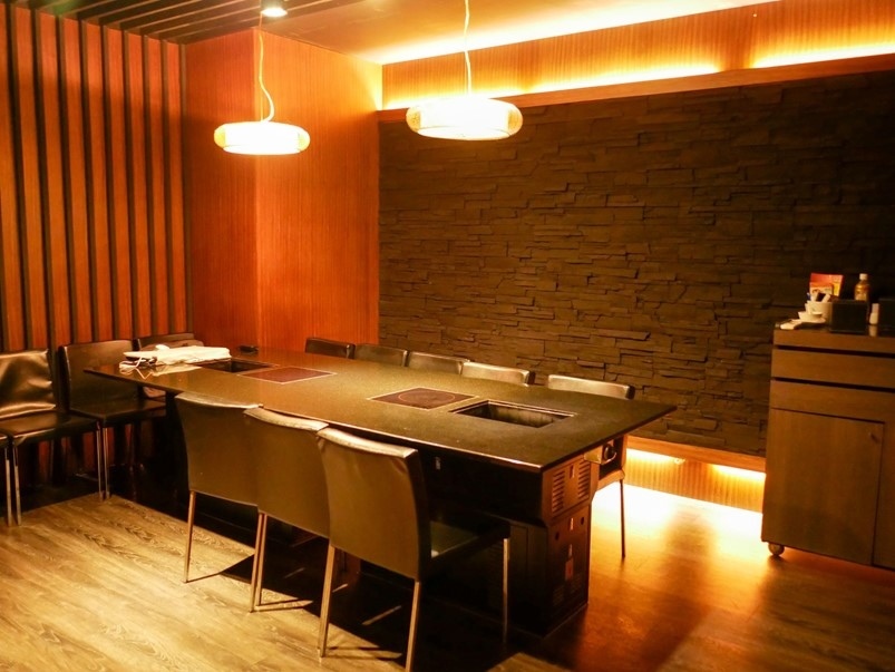 【忠孝新生】蟹宴日式頂級帝王蟹燒烤鍋物，頂級食材新鮮吃到飽！生食、火鍋、燒烤一次滿足！