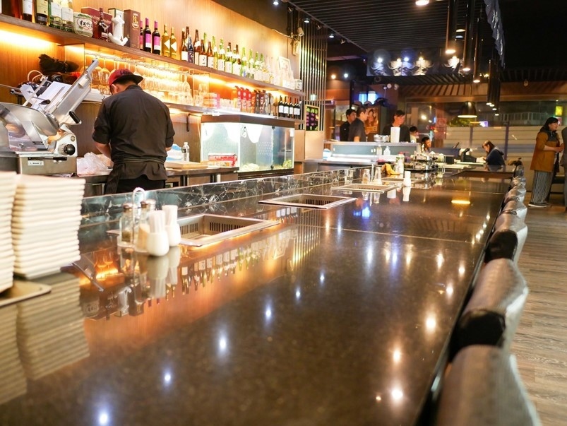 【忠孝新生】蟹宴日式頂級帝王蟹燒烤鍋物，頂級食材新鮮吃到飽！生食、火鍋、燒烤一次滿足！