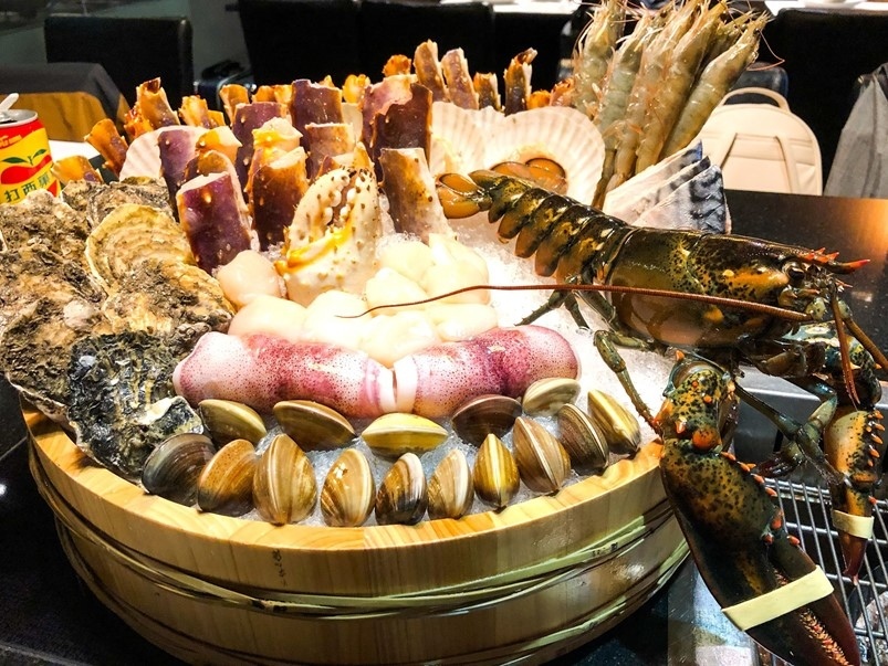 【忠孝新生】蟹宴日式頂級帝王蟹燒烤鍋物，頂級食材新鮮吃到飽！生食、火鍋、燒烤一次滿足！