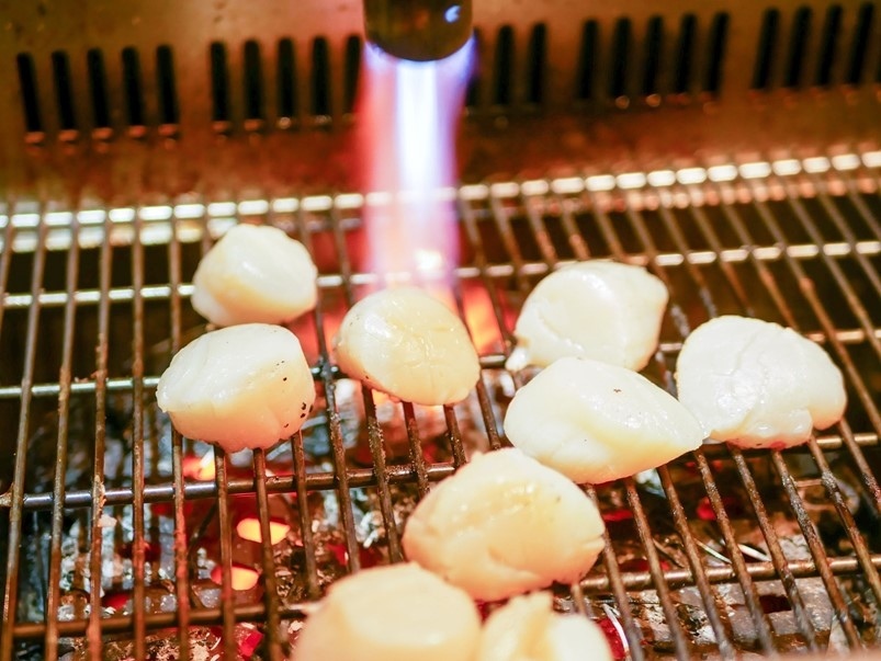 【忠孝新生】蟹宴日式頂級帝王蟹燒烤鍋物，頂級食材新鮮吃到飽！生食、火鍋、燒烤一次滿足！