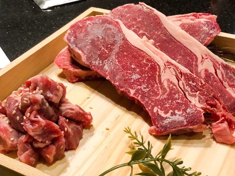 【忠孝新生】蟹宴日式頂級帝王蟹燒烤鍋物，頂級食材新鮮吃到飽！生食、火鍋、燒烤一次滿足！