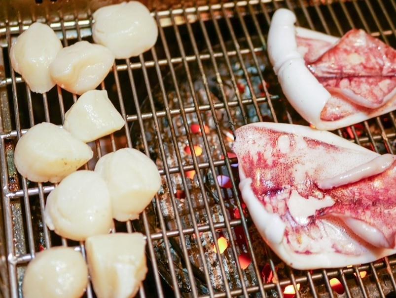 【忠孝新生】蟹宴日式頂級帝王蟹燒烤鍋物，頂級食材新鮮吃到飽！生食、火鍋、燒烤一次滿足！