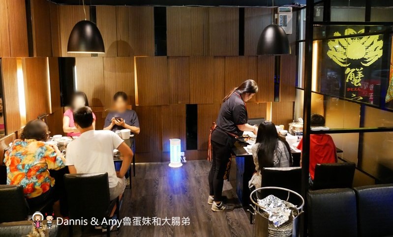 《台北帝王蟹吃到飽》蟹宴-日式頂級帝王蟹燒烤鍋物。澎湃海鮮頂級肉品哈根達斯吃到飽。汽水啤酒無限暢飲︱火烤兩吃一次滿足。新生高架橋旁（影片）