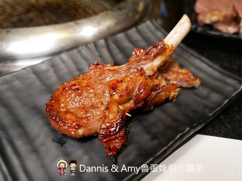 《台北帝王蟹吃到飽》蟹宴-日式頂級帝王蟹燒烤鍋物。澎湃海鮮頂級肉品哈根達斯吃到飽。汽水啤酒無限暢飲︱火烤兩吃一次滿足。新生高架橋旁（影片）