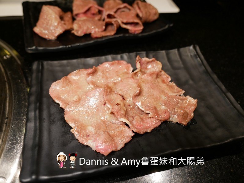 《台北帝王蟹吃到飽》蟹宴-日式頂級帝王蟹燒烤鍋物。澎湃海鮮頂級肉品哈根達斯吃到飽。汽水啤酒無限暢飲︱火烤兩吃一次滿足。新生高架橋旁（影片）