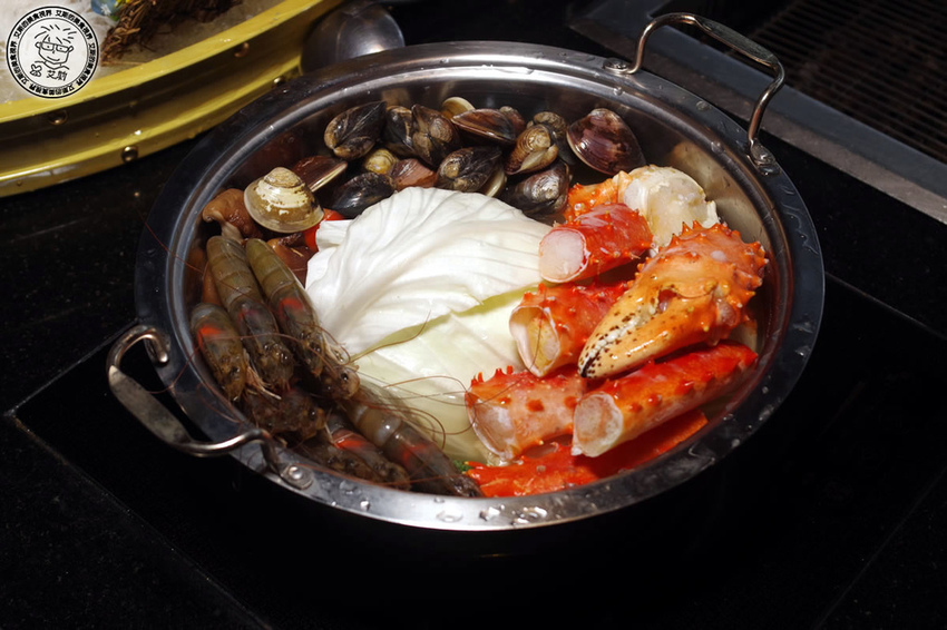 12帝王蟹海鮮火鍋1.jpg