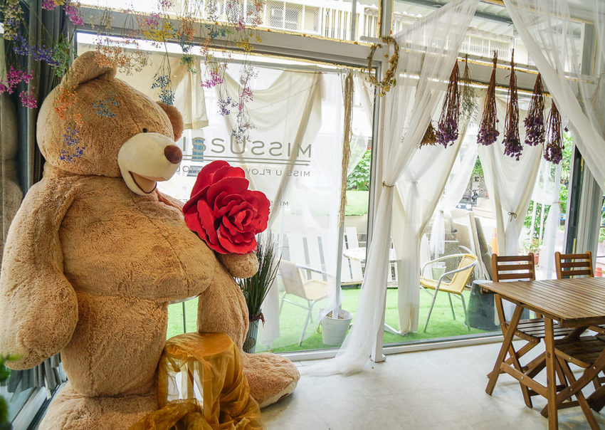 [高雄]蔝蓨花苑Miss U Flower Tea House-許你一個極致花花世界~網美必來高雄IG打卡美食 - 美食好芃友