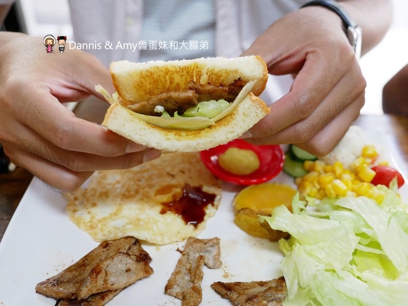 《新竹早餐推薦》用心美味的樂蜜早午餐。手工山型吐司x超值套餐營養滿點x林華泰紅茶︱學生美食篇(影片) 《新竹早餐推薦》用心美味的樂蜜早午餐。手工山型吐司x超值套餐營養滿點x林華泰紅茶︱學生美食篇(影片)