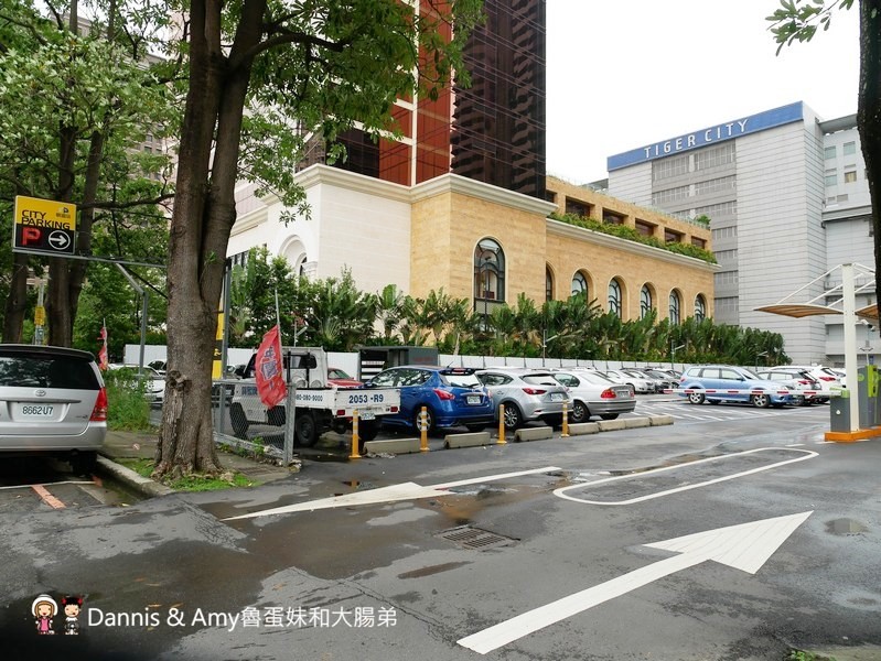 《台中異國美食》Chillies淇里思印度餐廳-台中朝富店。必點特色烤餅x各式風味咖哩︳菜單價格。推薦菜色（影片）