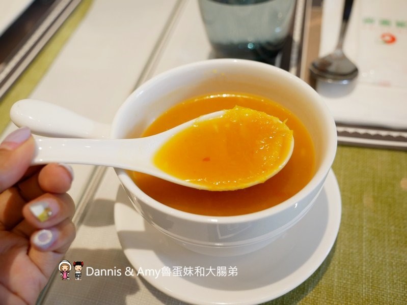 《台中異國美食》Chillies淇里思印度餐廳-台中朝富店。必點特色烤餅x各式風味咖哩︳菜單價格。推薦菜色（影片）