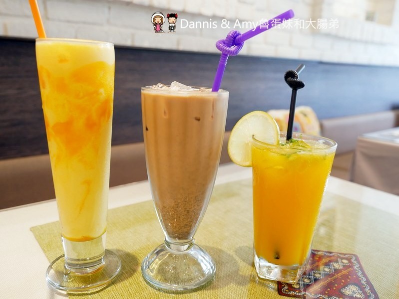 《台中異國美食》Chillies淇里思印度餐廳-台中朝富店。必點特色烤餅x各式風味咖哩︳菜單價格。推薦菜色（影片）