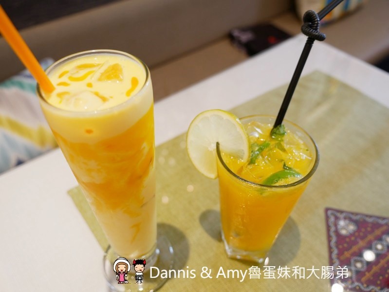 《台中異國美食》Chillies淇里思印度餐廳-台中朝富店。必點特色烤餅x各式風味咖哩︳菜單價格。推薦菜色（影片）