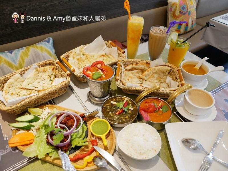 《台中異國美食》Chillies淇里思印度餐廳-台中朝富店。必點特色烤餅x各式風味咖哩︳菜單價格。推薦菜色（影片）