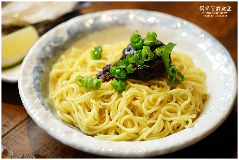 【台北美食】獨樂清酒食堂‧台北車站旁下班後小聚的秘密基地!國際唎酒師現場介紹，清酒為主題的日式居酒屋! - 大口老師的走跳學堂!