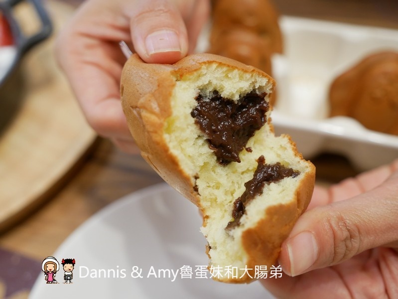 《台中主題餐廳推薦》蛋黃哥五星主廚餐廳台中旗艦店。期間限定聖誕大餐超好吃,環境好好拍還有兩層樓高旋轉溜滑梯可以玩︱親子友善餐廳聚餐首選（影片）