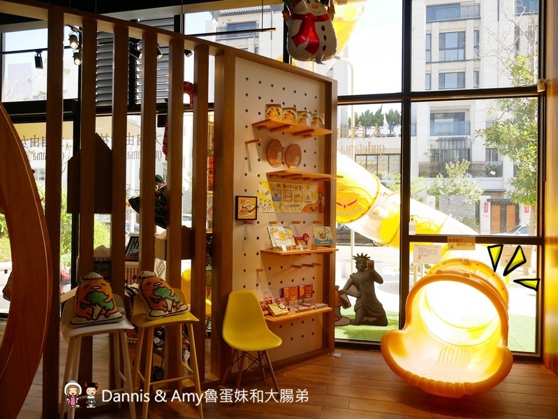 《台中主題餐廳推薦》蛋黃哥五星主廚餐廳台中旗艦店。期間限定聖誕大餐超好吃,環境好好拍還有兩層樓高旋轉溜滑梯可以玩︱親子友善餐廳聚餐首選（影片）