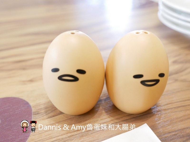 《台中主題餐廳推薦》蛋黃哥五星主廚餐廳台中旗艦店。期間限定聖誕大餐超好吃,環境好好拍還有兩層樓高旋轉溜滑梯可以玩︱親子友善餐廳聚餐首選（影片）