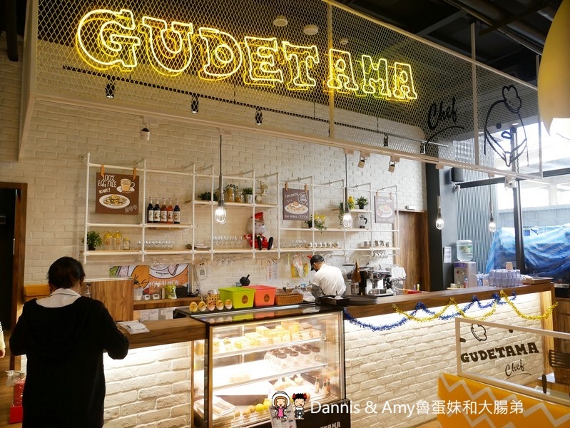 《台中主題餐廳推薦》蛋黃哥五星主廚餐廳台中旗艦店。期間限定聖誕大餐超好吃,環境好好拍還有兩層樓高旋轉溜滑梯可以玩︱親子友善餐廳聚餐首選（影片）